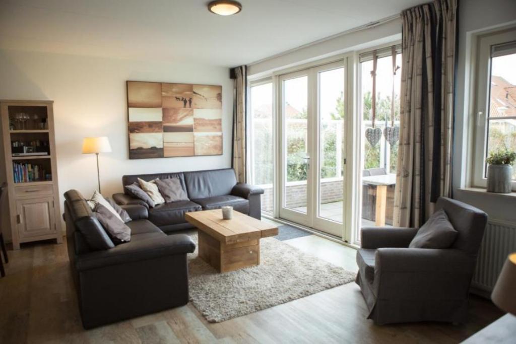 Weidevilla Xxxl Hollum  Bagian luar foto